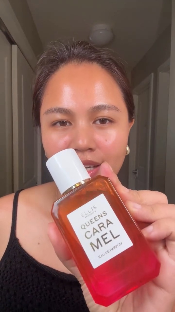 https://go.shopmy.us/p-25517271

Smell good enough to eat 👑🍯 I can’t get enough of the new QUEENS CARAMEL from @ellisbrooklyn - caramel, maple sugar, white chocolate, and milky musks? Royal, cozy, and craveable. #ellisbrooklyn #scentoftheday #perfumetiktok