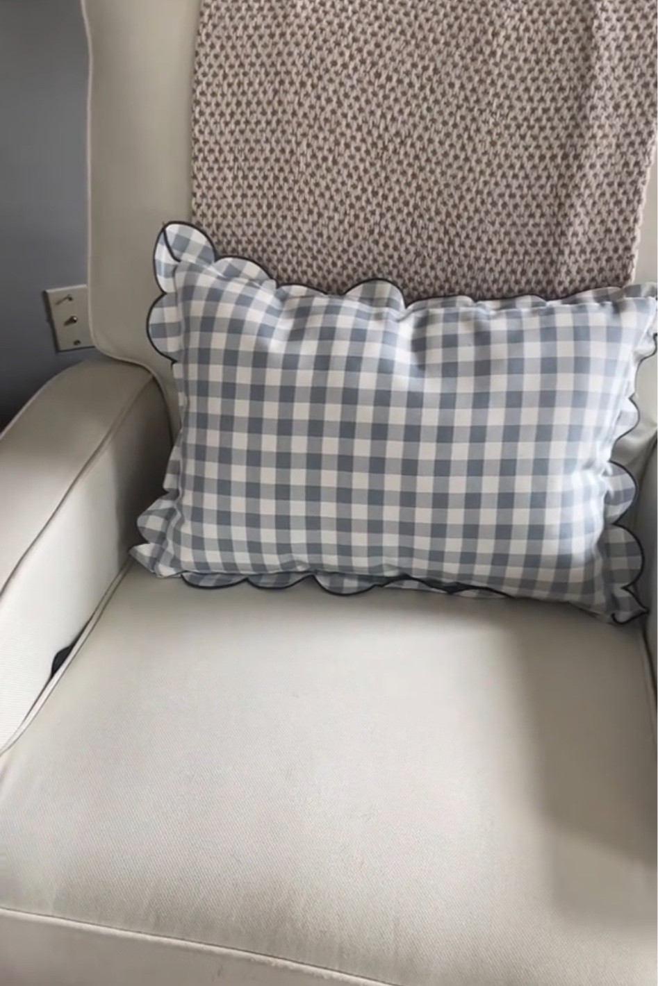 this scalloped gingham pillow comes in two colors! Perfect for indoor or outdoor living 
#ginham
#scalloped
#springpillows 
#springhome
#springstyle
#under20finds 

#LTKSeasonal #LTKFindsUnder50 #LTKSpringSale