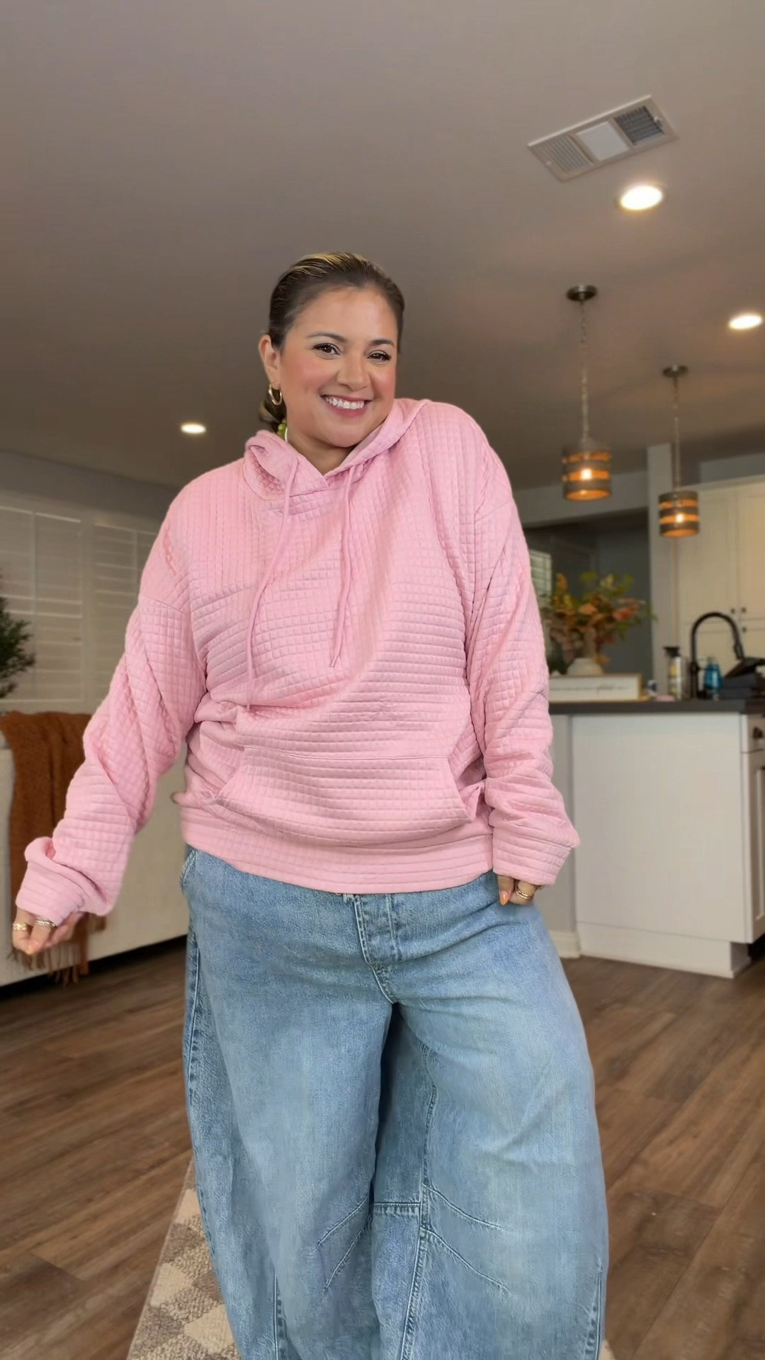 “I’m not skinny, so I can’t just wear a top and pants.” GIRL, YES YOU CAN! 🫶🏼 Here are some outfit ideas to help you feel cute, confident, and comfortable. You don’t have to live in skirts and dresses to feel amazing! ✨
@shewin.offical
￼
