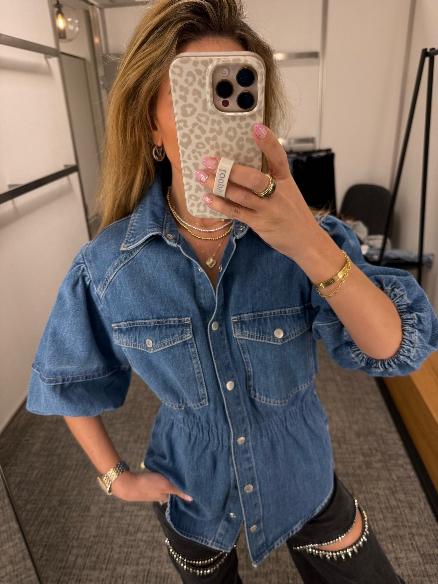 Found this Farm Rio denim top! It has the cutest details!😍 wearing small here, but ordering an XS! #LTKMostLoved

Western outfit

#LTKStyleTip