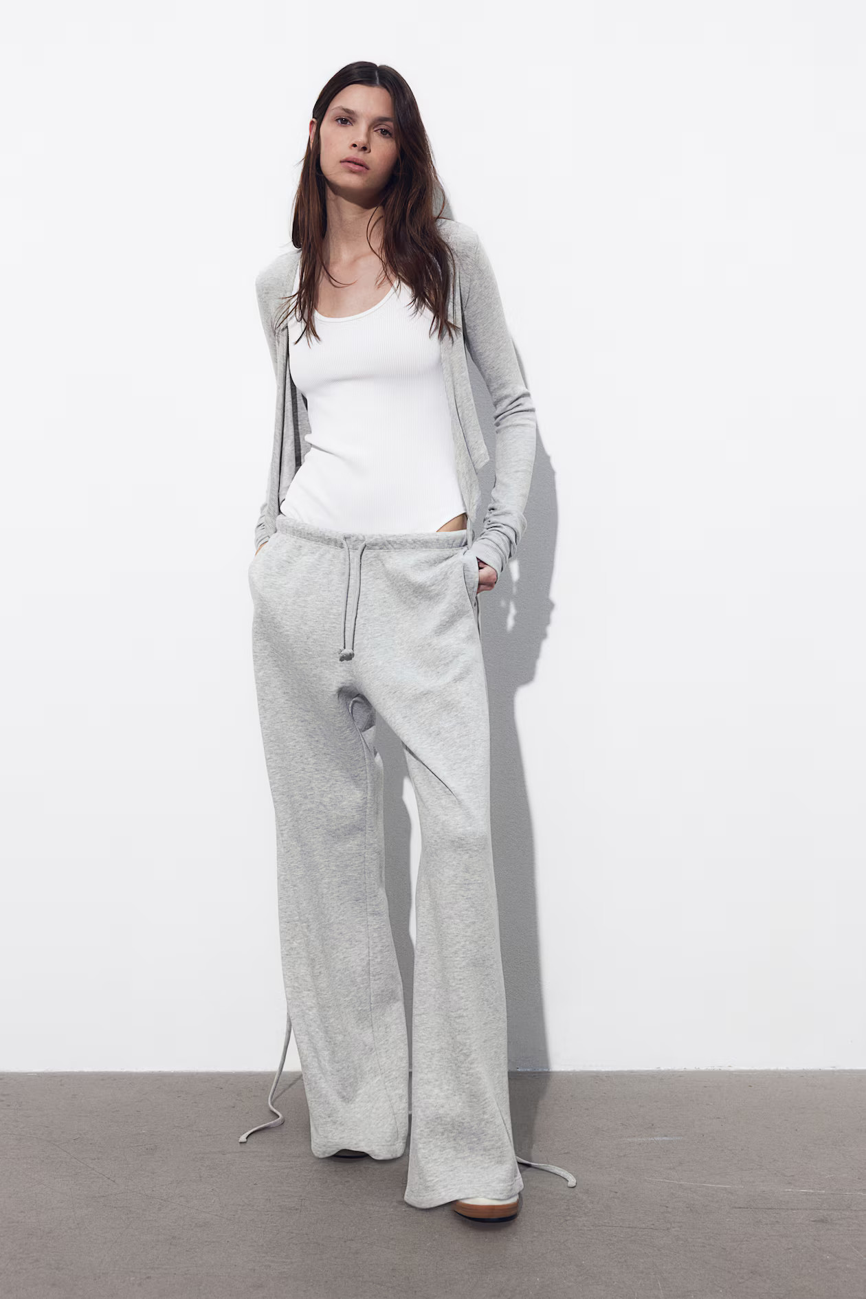 Pantalon jogger ample - Gris clair chiné - FEMME | H&M FR | H&M (FR, IT, ES, PT, BE)