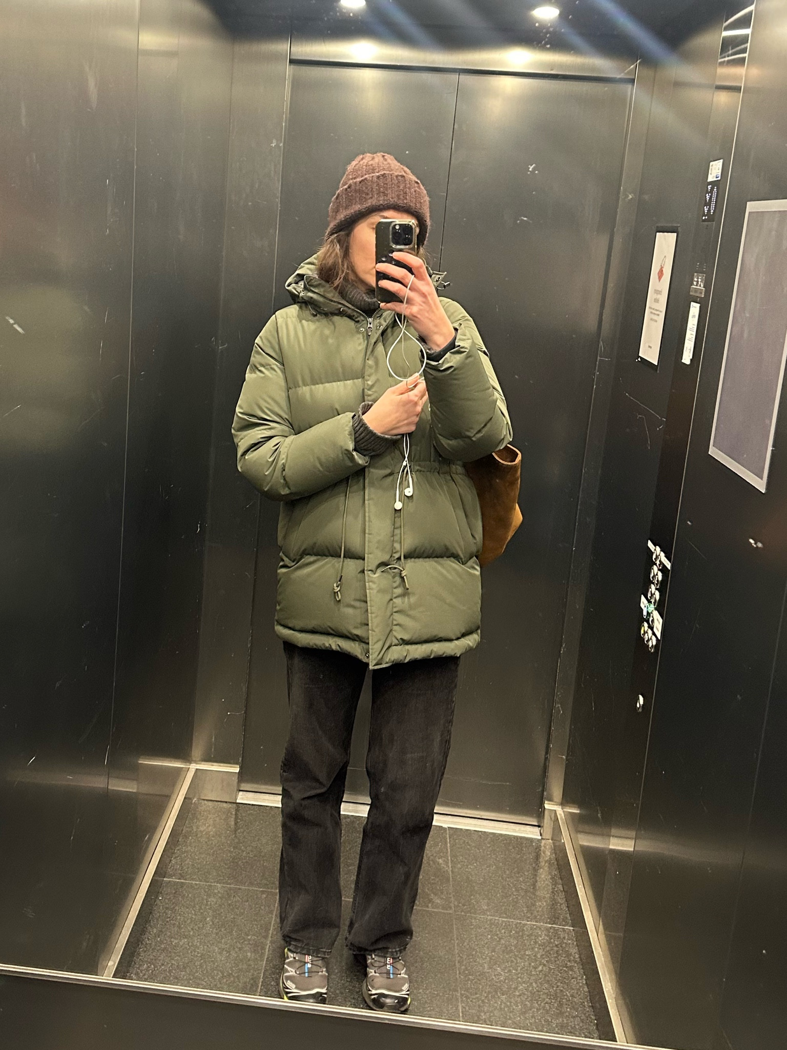 The most basic winter uniform to keep me warm while walking to work. ❄️🐻 

#LTKdeutschland #LTKworkwear #LTKwinter