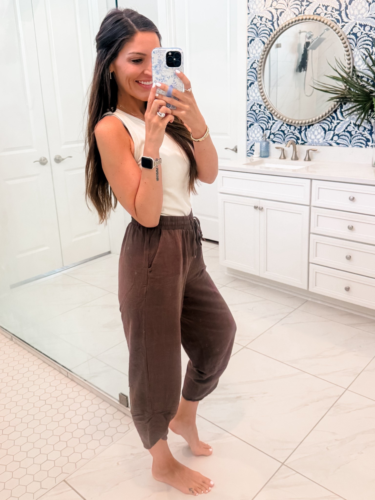 Top: Small
Bottom: Small

#LTKMidsize #LTKOver40 #LTKootd