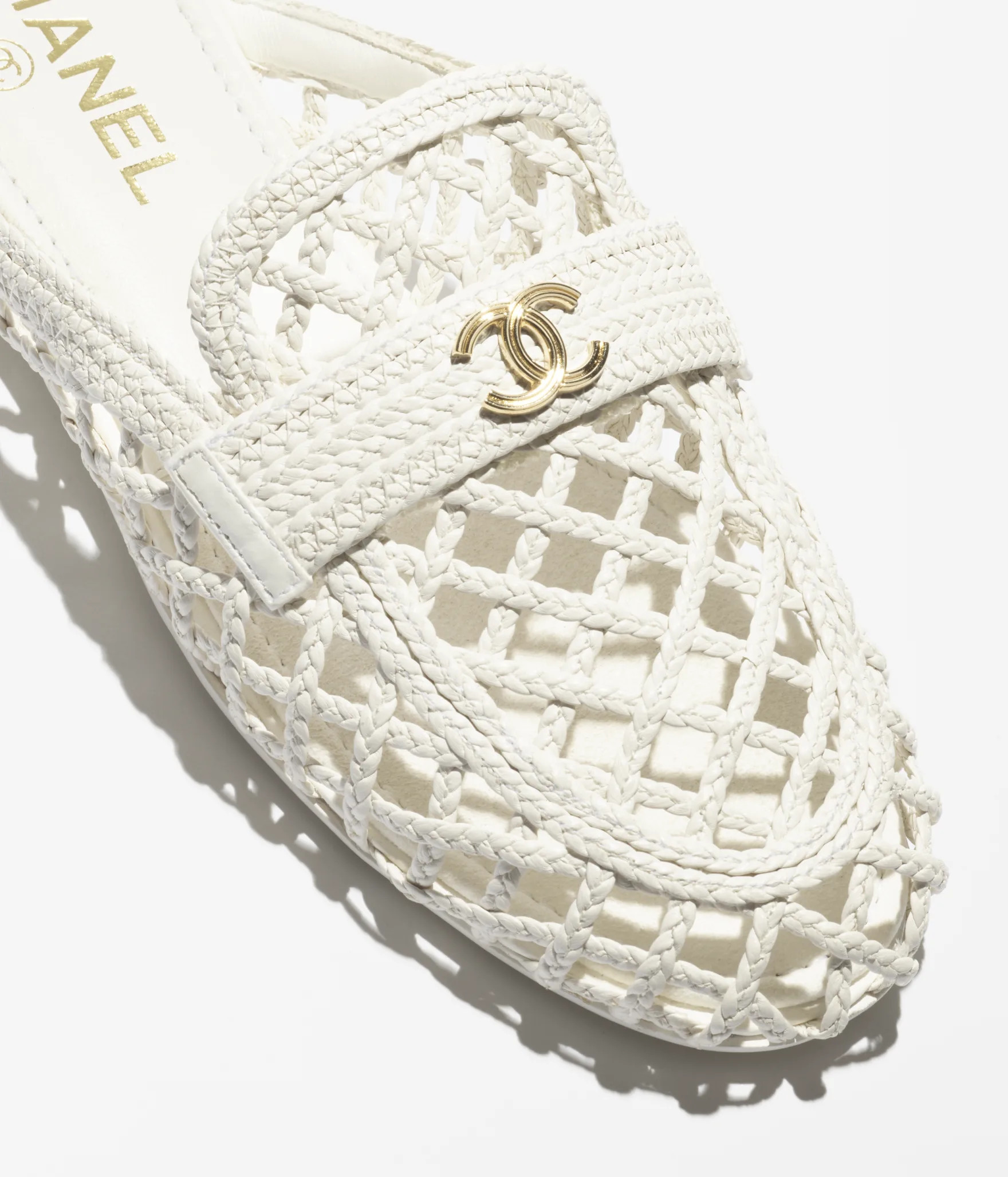 #hash-R19kicld6 {
		object-fit: cover;
		aspect-ratio: auto;
		object-position: top center;Spring... | Chanel, Inc. (US)