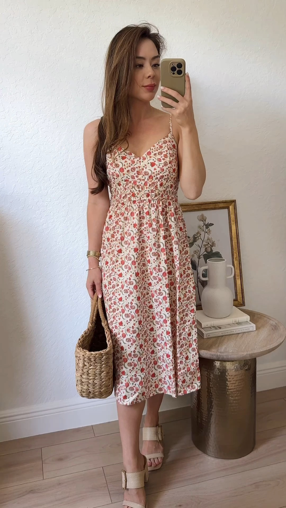 A sweet little summer dress find! This floral print is so pretty and makes for a perfect casual dress. 

#LTKfindsunder50 #LTKstyletip #LTKfindsunder100