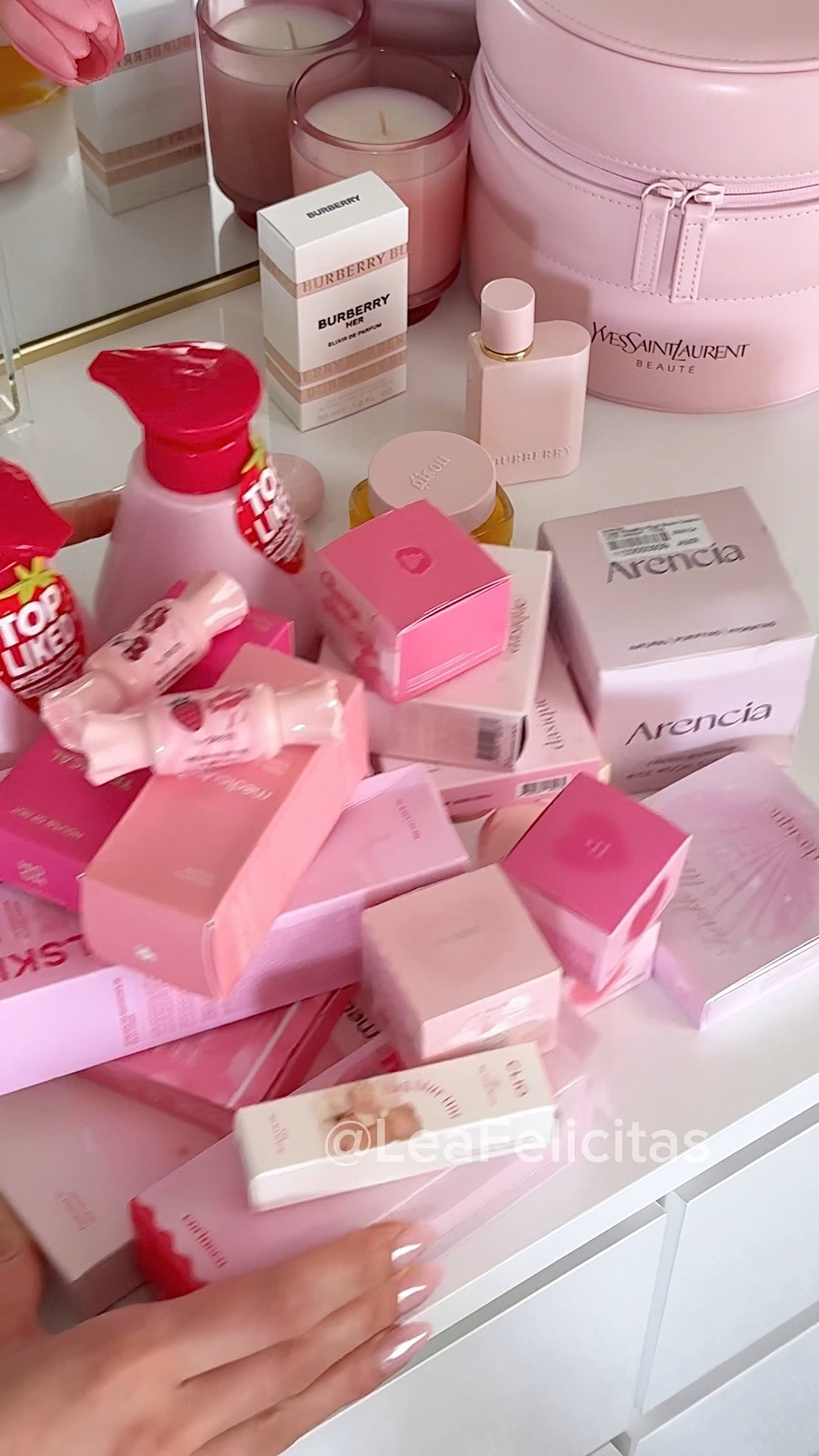 YesStyle haul shades:

Novo lip mask 03
Dasique
Eyeshadow palette 31
Glow pot 11
glowy shell base
Highlighter mermaid collection 01
Soufflé pot 08 & 11
Medicube 
PDRN pink collagen exosome 7500
PDRN pink one day serum 
PDRN pink vita coating mask
Coringco pink roll makeup brush set
Kwailnara milk body lotion & body wash strawberry 
Hold live mirror light lipgloss 01, 02, 04
Judydoll concealer cushion C03
Clio blurt tint 01
April skin txa milky toner & overnight wrapping mask
The Saem lip tint 02, 07