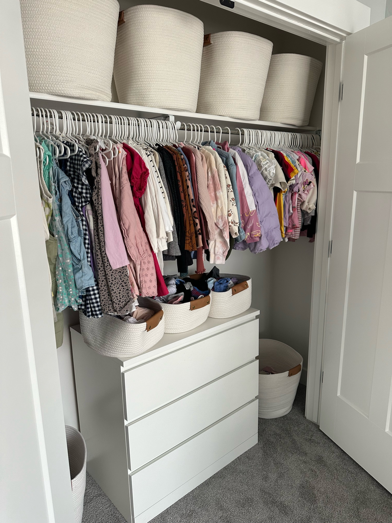 Girls Closet Organization 