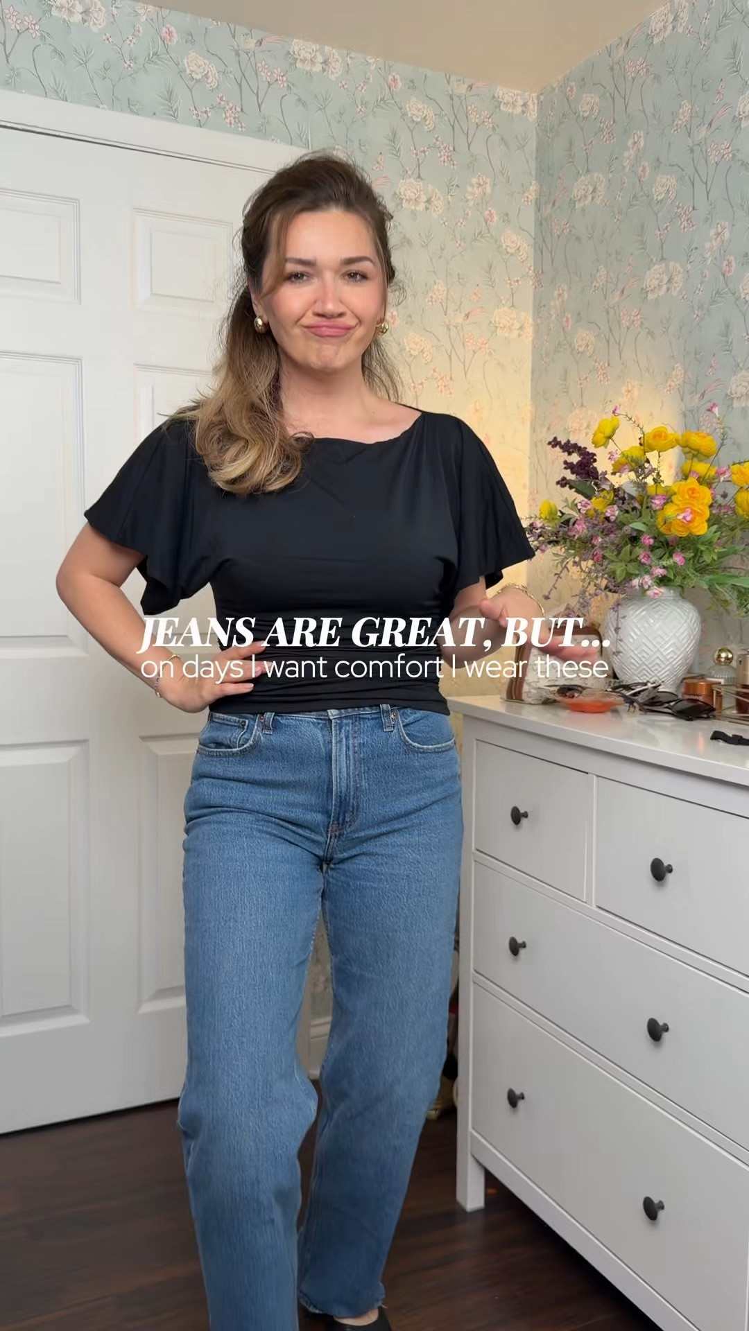 I reach for these more than anyyyy other bottoms in my closet. Soft outfit pants of dreams. 

Sizing info:

@Aritzia: M, regular 
@gap: M, regular 
@athleta : S, regular 

Jeans are @abercrombie  and a 28 tall
Top is @abercrombie  and a Small 
Ballerinas are @Margaux