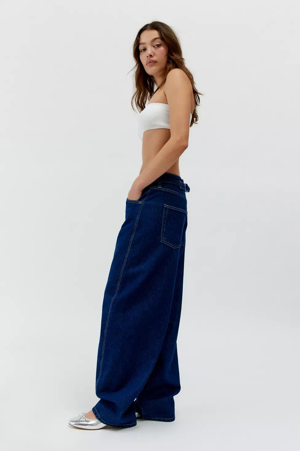 BDG Logan Twisted Buckle Barrel Jean | Urban Outfitters (US and RoW)