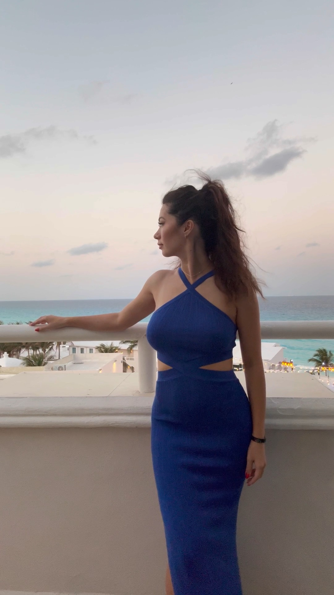 Wearing XS here! I’m 5’8 & 125lbs 👗 

Beach dress, resort wear, yellow the label, blue dress, vacation, spring break

#LTKtravel #LTKswim #LTKSeasonal