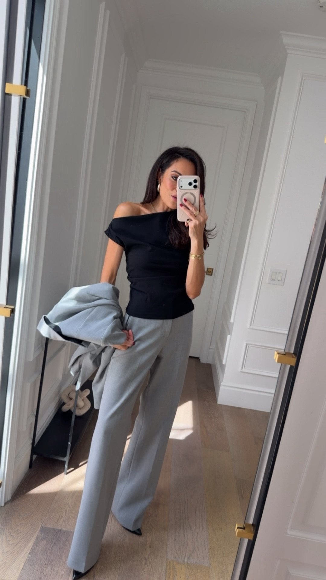 Workwear doesn’t have to be boring OR uncomfortable, thank you @Spanx  Well Suited Collection! Every piece can be mixed and matched, it’ll take you from office to dinner effortlessly and is machine washable! #Spanxpartner
Blazer XS
Vest XXS
Top XS
Pants XXS tall 
Jumpsuit XS tall 

#LTKSeasonal #LTKOver40