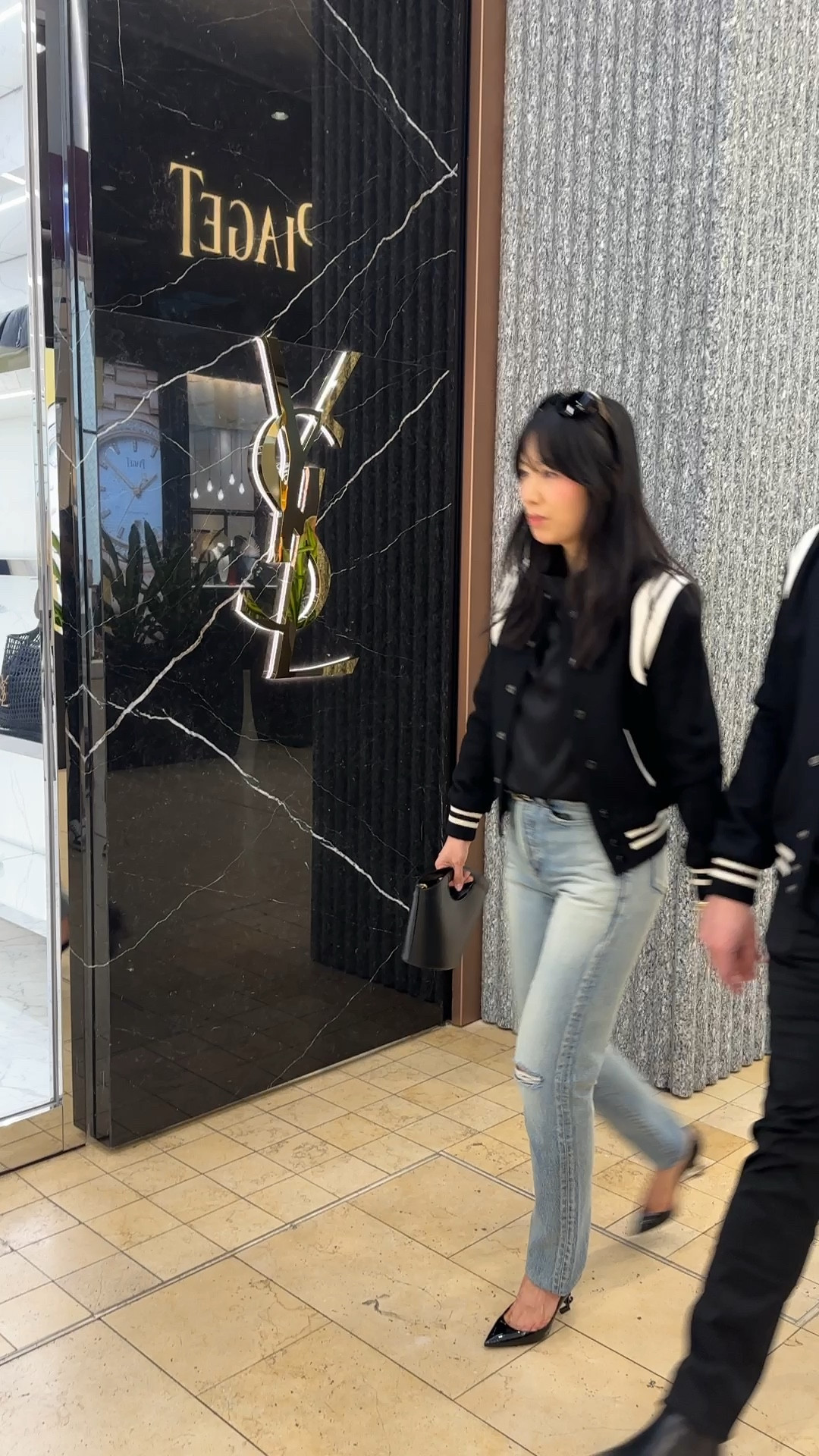 The way these jeans performed a miracle on my pancake butt 🥞➡️🍑