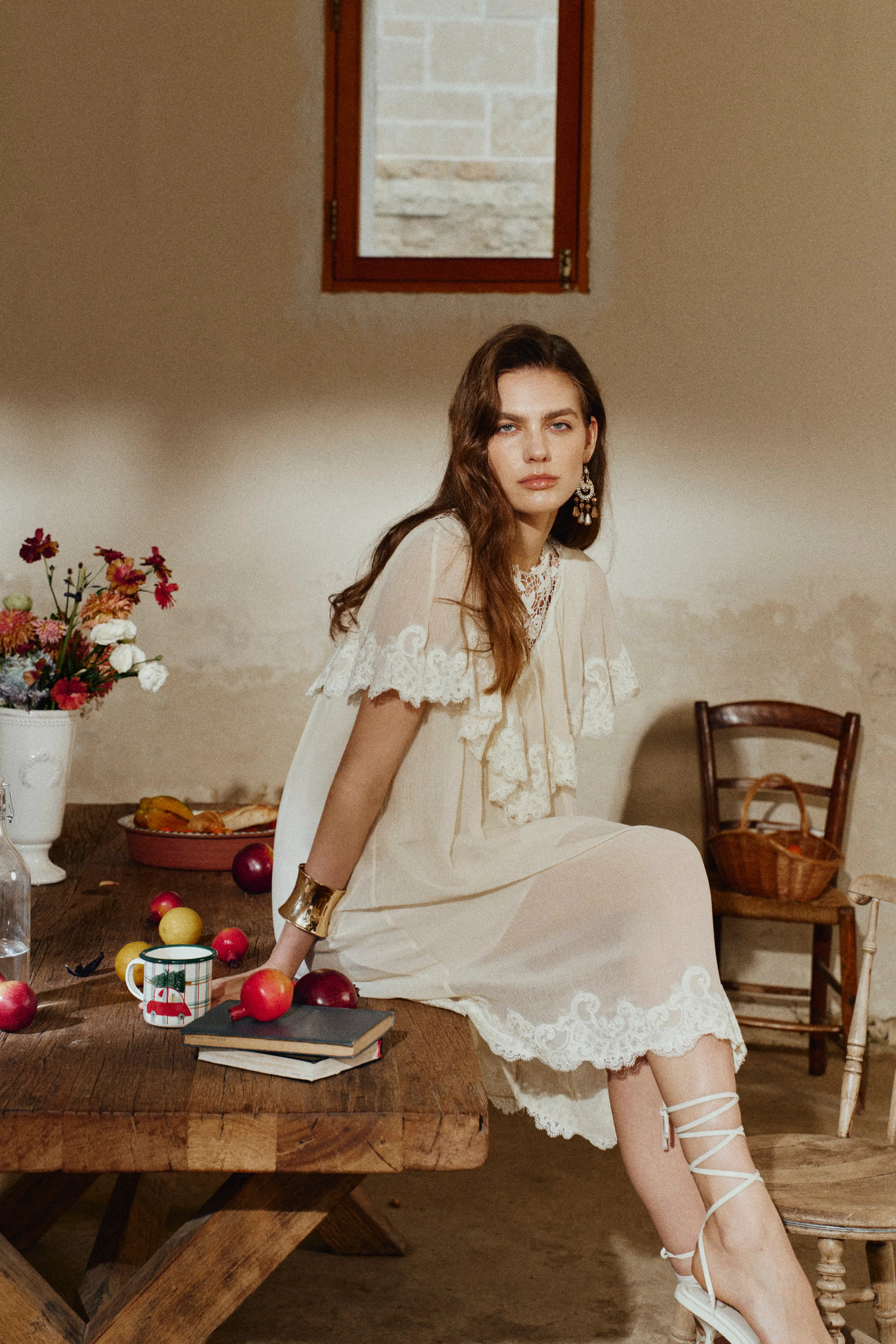 Sophia Lace Embroidery Capelet Short Sleeve Dress in Silk Blend Crinkl | Fabrique