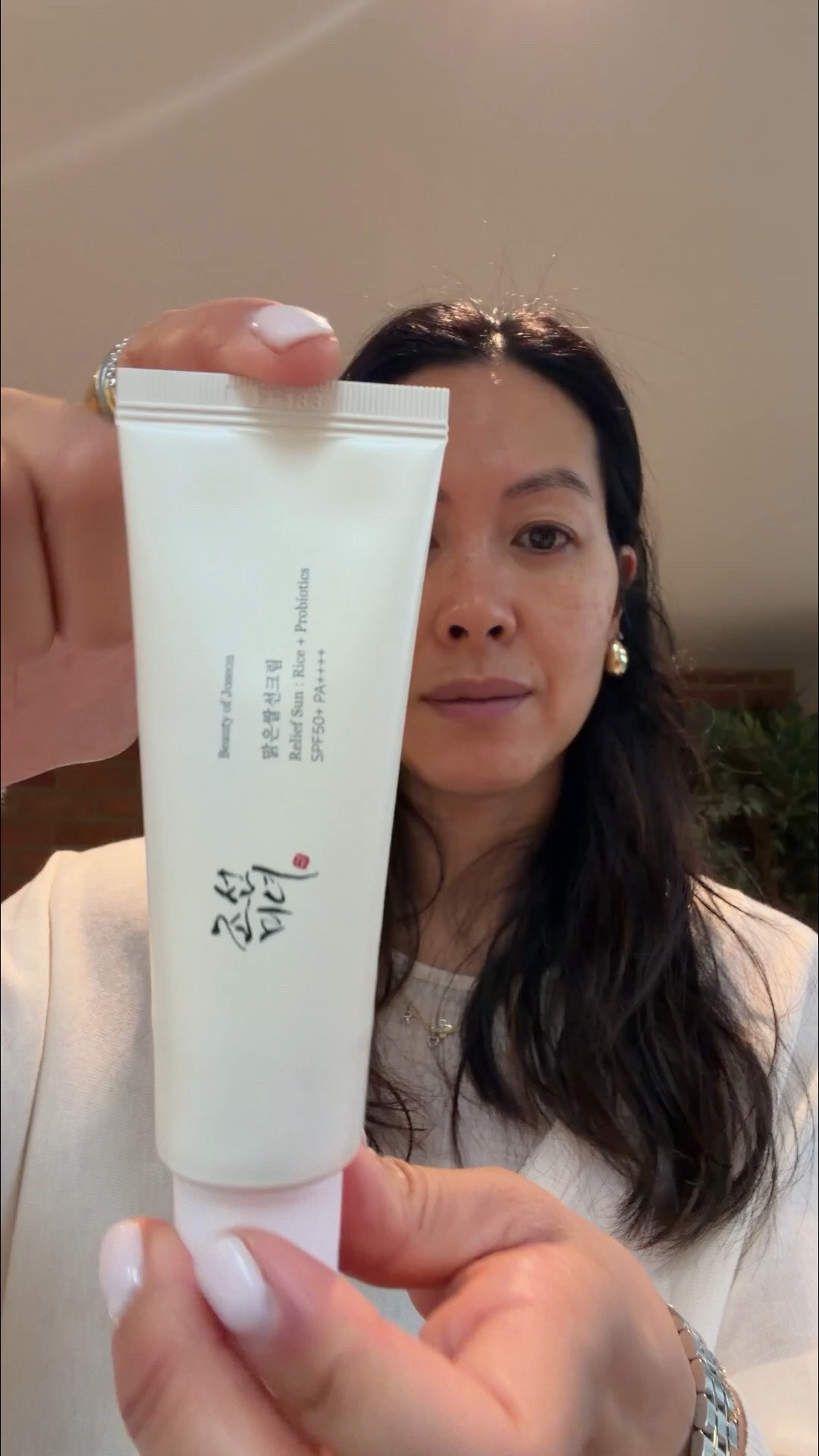 GRWM Mum life make up tutorial 

Beauty of Joeson SPF
Beauty if Joeson Eye Serum
Erborian CC Cream dore
Bobbi brown bronzer sand
Bobbi brown eye brown pencil 
Bobbi brown long wear cream shadow stick Mocca 
Georgio Armani eye liner 
Georgio Armani mascara
Tropics lip balm natural 
Charlotte tilbury unreal blush Cherry 


#LTKhaul #LTKbeauty #LTKeurope