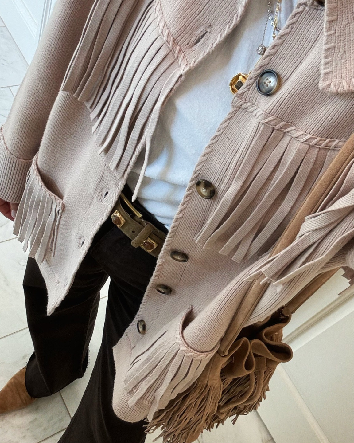 Fall pumpkin patch outfit idea.

Wearing size small in my cardigan 
Size 25 in jeans (size up if in between sizes)