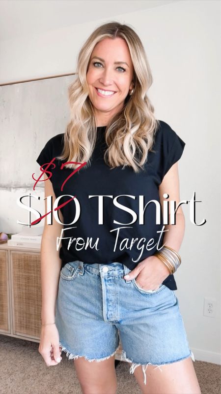 $7 tshirts on sale at Target


#LTKFindsUnder50 #LTKSaleAlert #LTKStyleTip