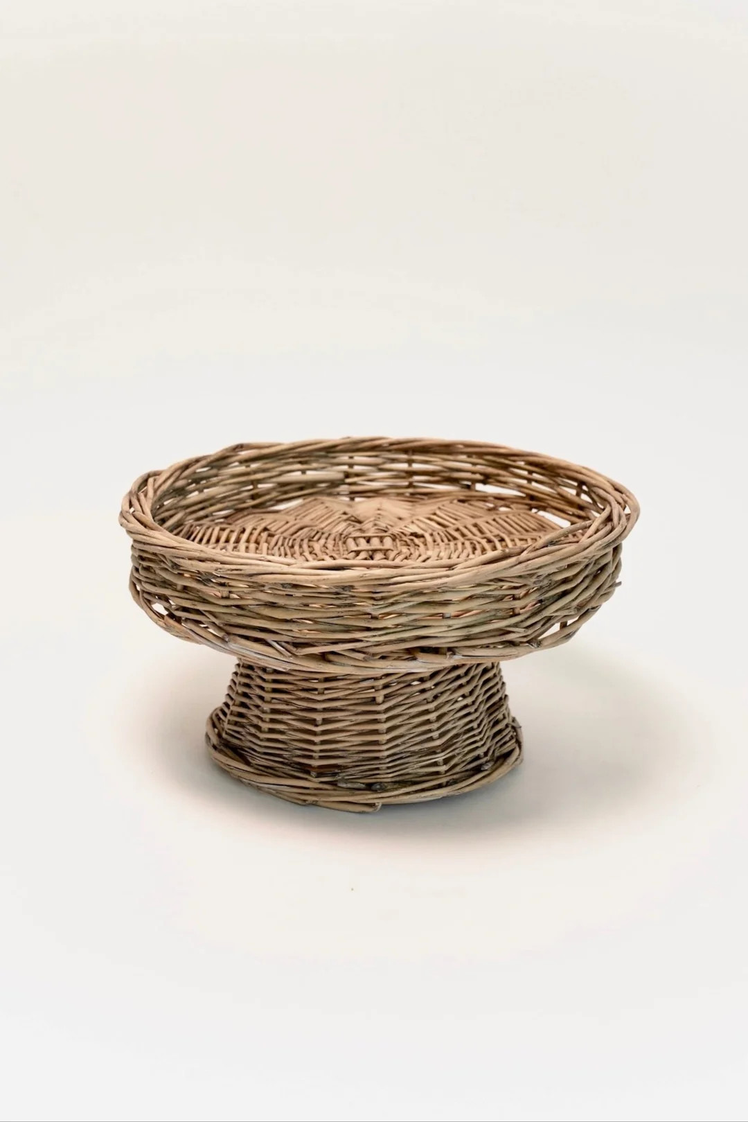 Wrigley Woven Pedestal Cake Stand | THELIFESTYLEDCO