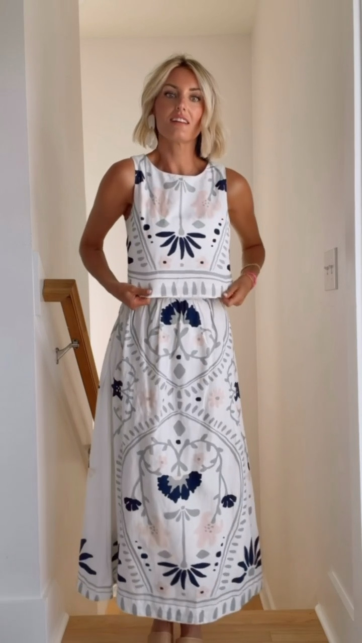 This matching set I just got! 😍 I am obsessed! The colors are so pretty! I’m wearing an XS in the top & S in the skirt!

Loverly Grey, matching set, resort wear, vacation looks

#LTKSeasonal