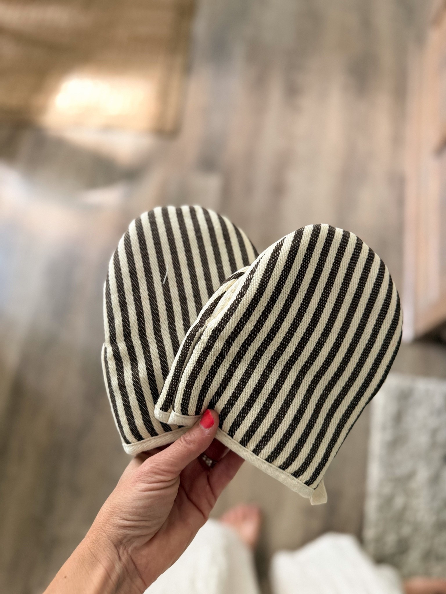 Perfect little modern mits