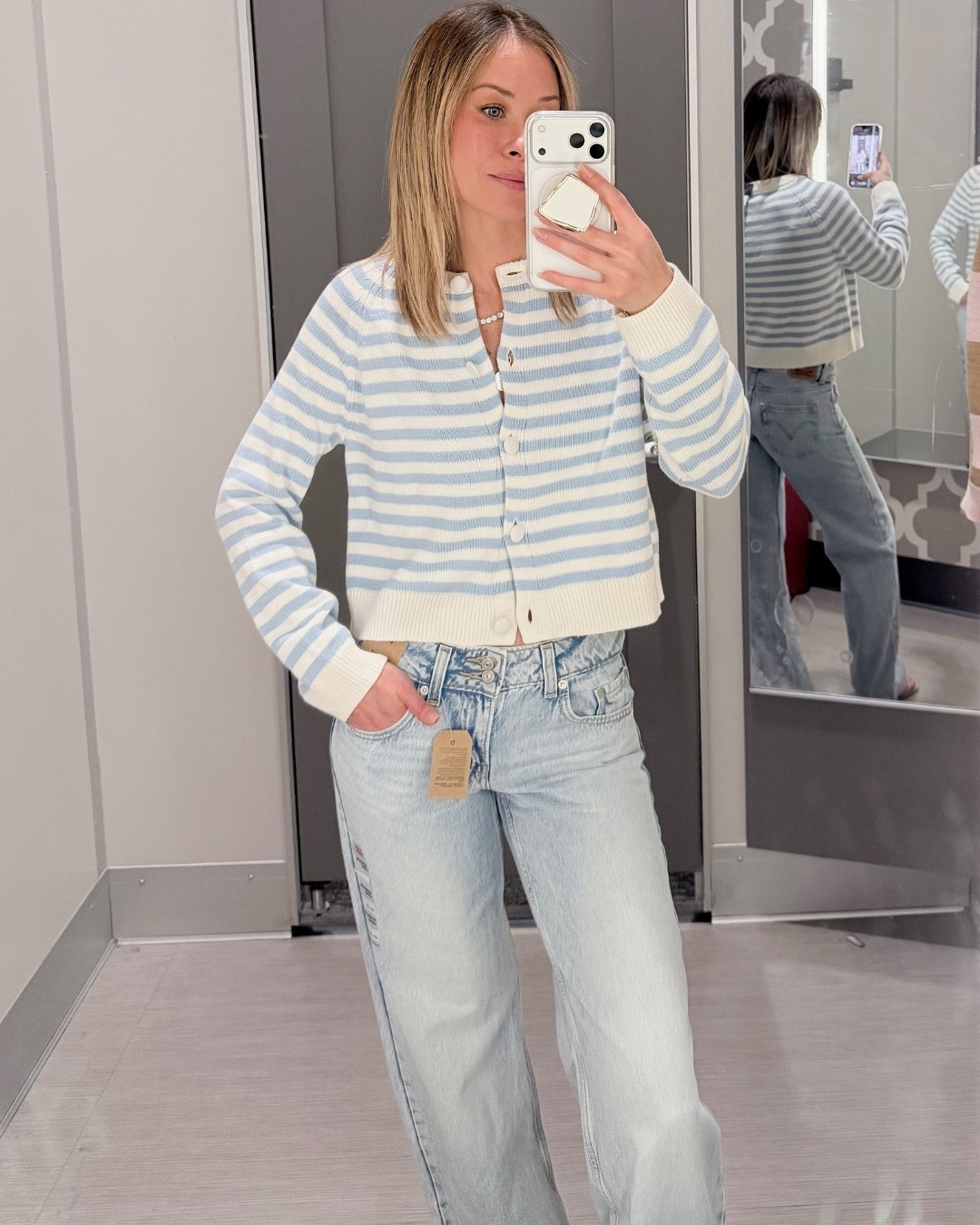 These jeans 👌🏼 go up 1 size 
Wearing size S in the cardigan here but ended up buying a M because I wanted it a little more oversized 🩵

#LTKootd #LTKspring #LTKspringtrends