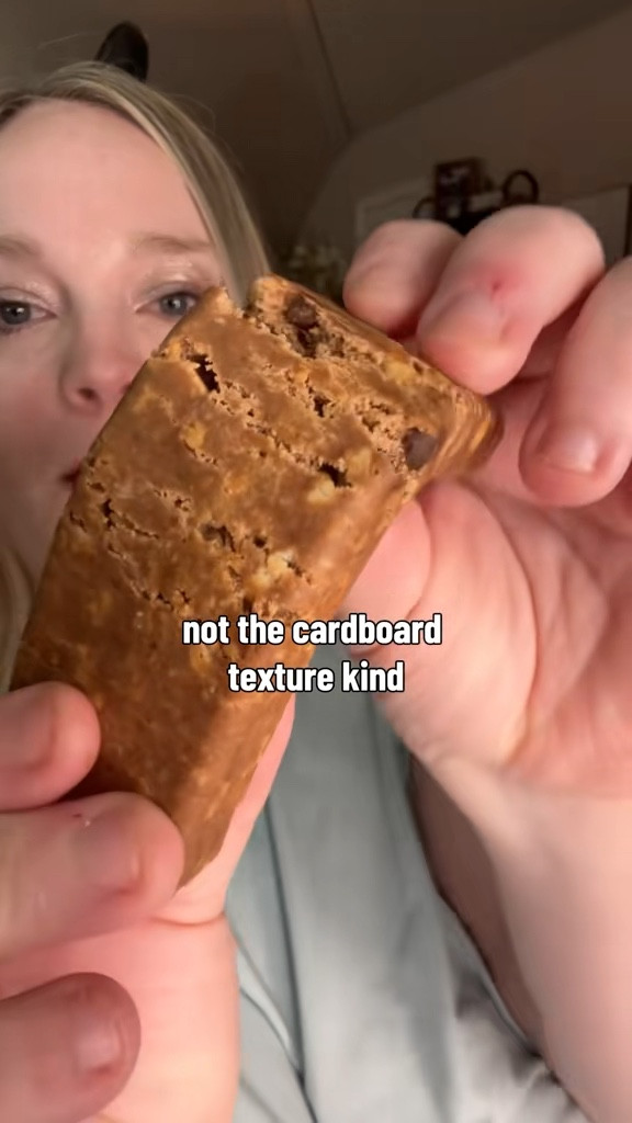 I’ve tried so many protein bars that just weren’t it for me. These actually taste like something I’d grab as a snack and I’ve been reaching for them way more.

protein bars that taste good, crispy protein bar, peanut butter chocolate protein bar, high protein snack, easy breakfast snack, on the go protein


#LTKdayinmylife #LTKmorningroutine #LTKfoodie