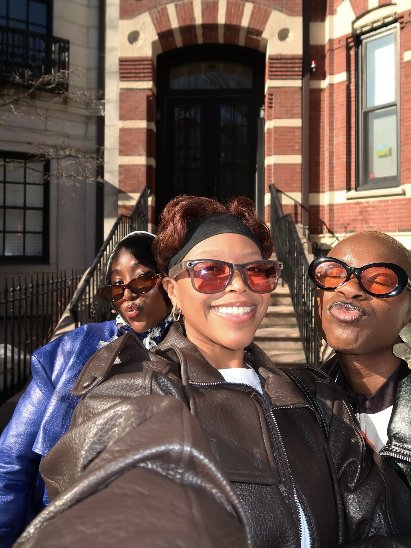Ran into some of the crew after my workout 🤸🏾
Y’all want today’s vlog here or on YT?!