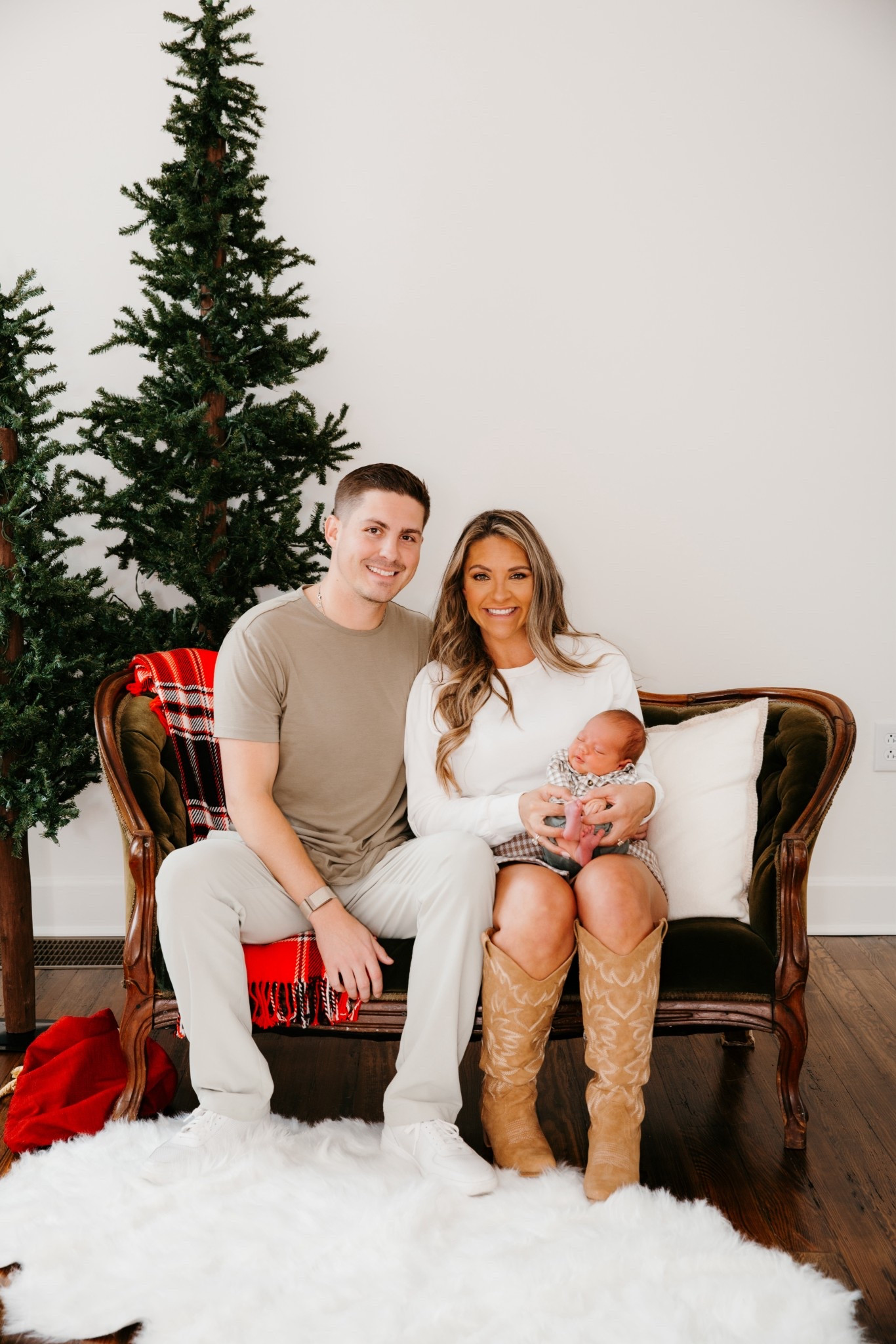 Winter photoshoot and what we wore!

#LTKHoliday #LTKCyberWeek #LTKGiftGuide