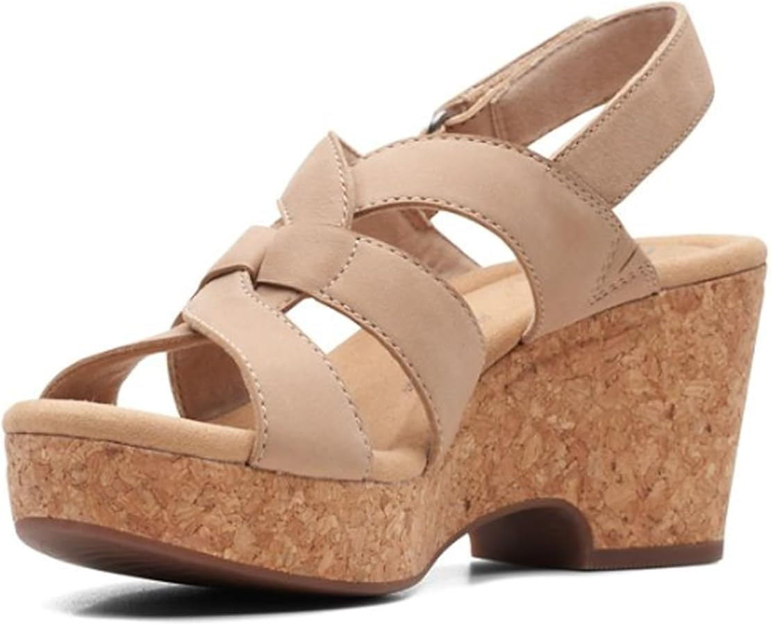 Clarks Womens Giselle Beach | Amazon (US)