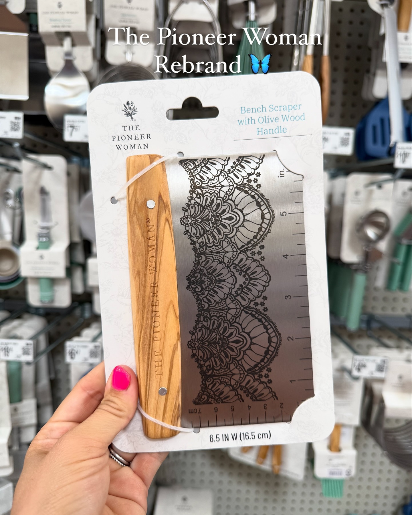 Just when I thought I had outgrown The Pioneer Woman SHE DOES IT AGAIN! 🦋 this latest collection had me lock up the brakes on my buggy and reverse back to the kitchen aisle when I saw it out of the corner of my eye 🤣 already snagged a few pieces and have some more in my cart online 👀 I linked all of this + some in my LTK in my bio ❤️

#pioneerwoman #walmart #walmartfinds #kitchen #cooking #kitchentools #fyp #ltkhome #ltkunder50