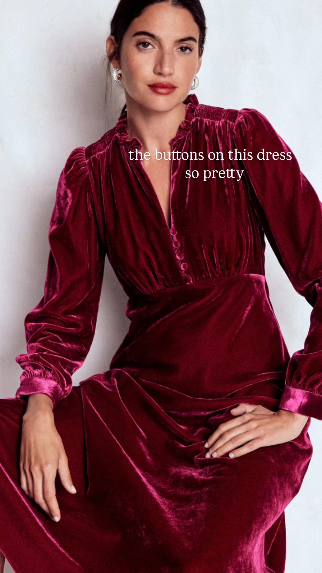 the buttons on this dress - so pretty 

#LTKHoliday #LTKgrwm #LTKGiftGuide