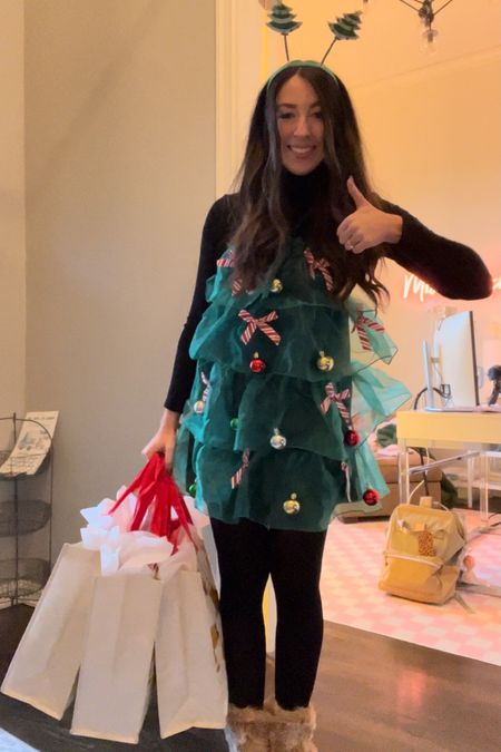 The Christmas Tree Dress! 🎄

#LTKSeasonal #LTKHoliday #LTKfindsunder100
