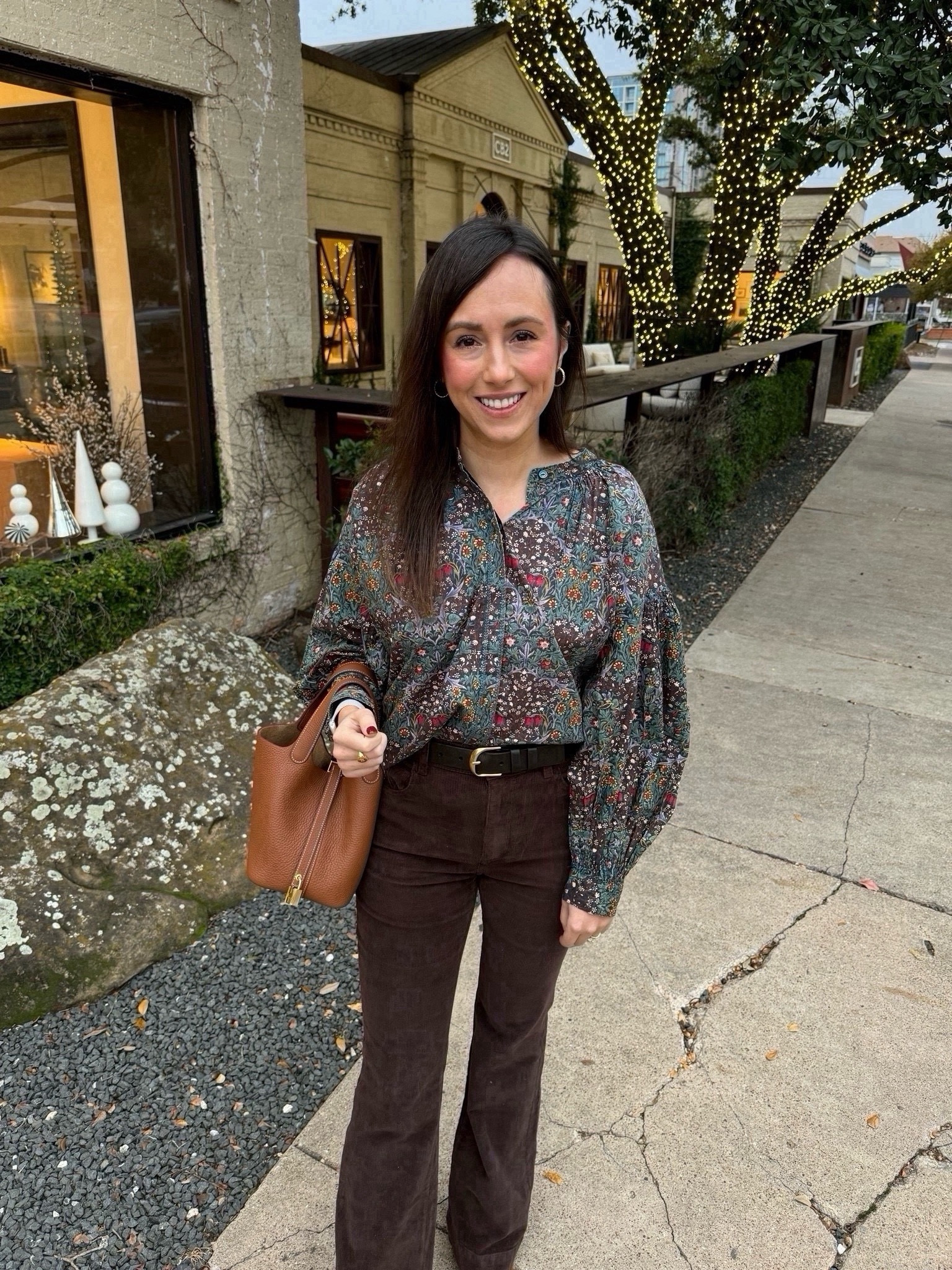 Date night outfit - corduroy flare pants (size 25) with blouse (xs)




#LTKSeasonal #LTKStyleTip #LTKFindsUnder100