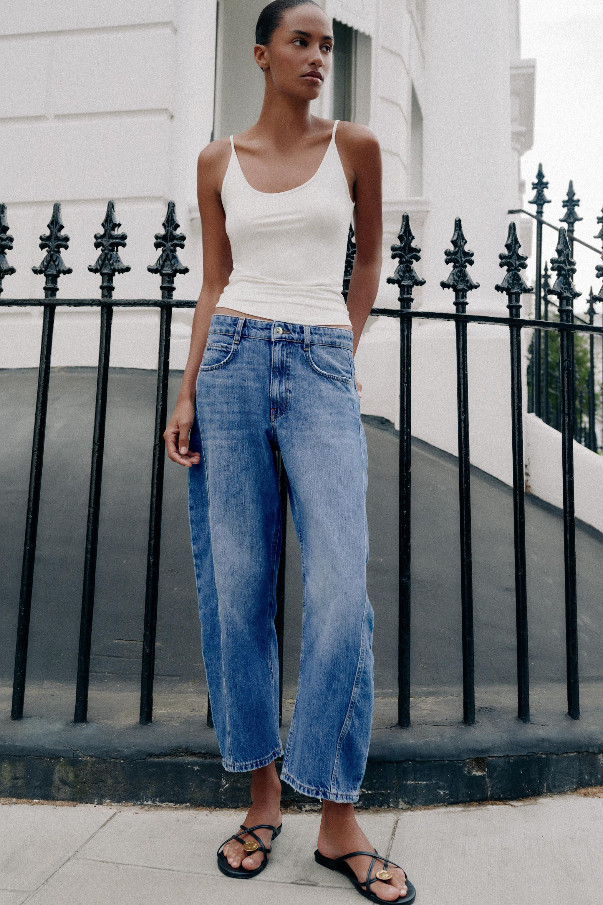 MID-RISE - BARRELMid-rise jeans with five pockets. Loose fit through the leg, tapering at the ank... | Zara US