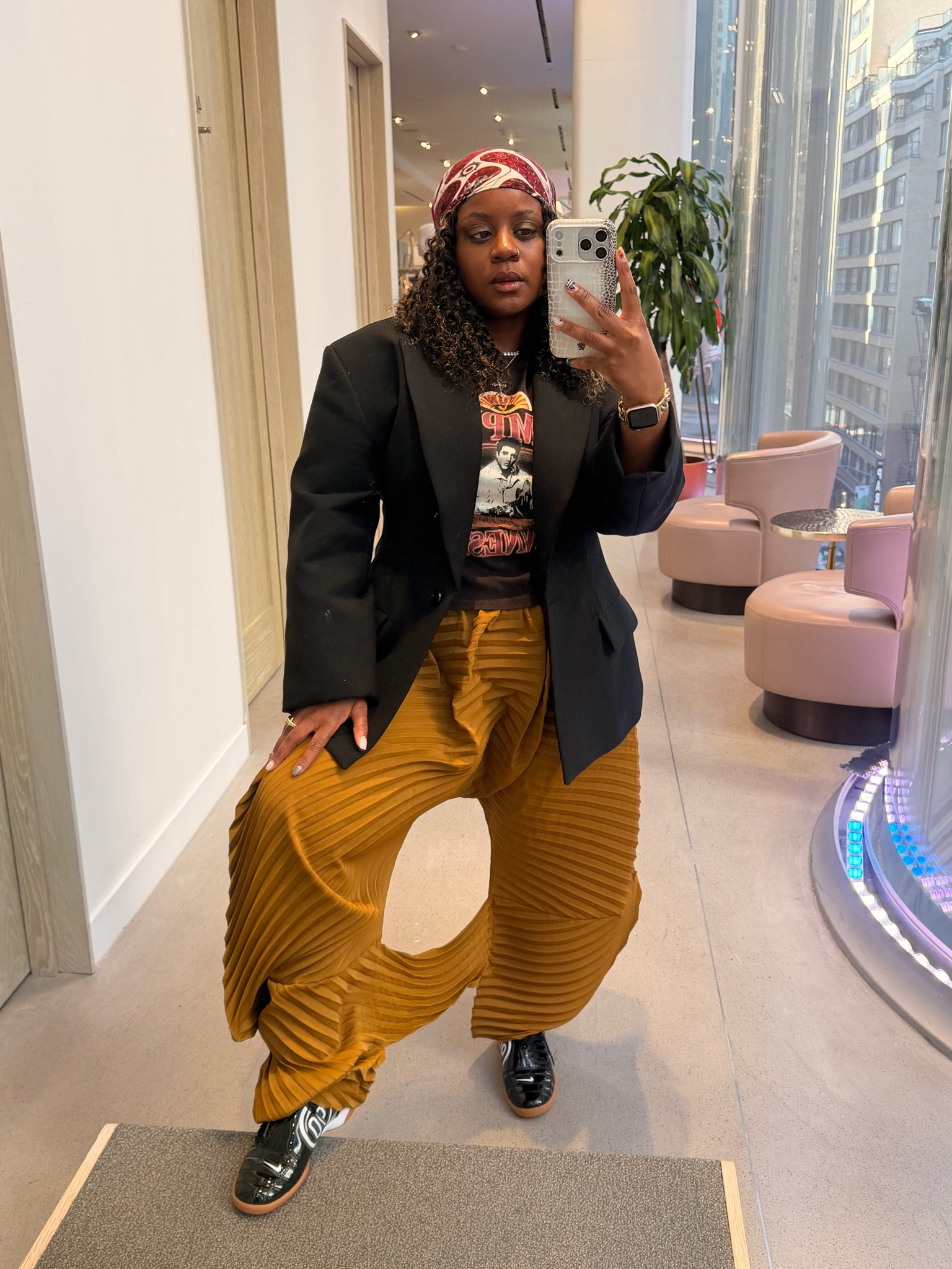 #OOTD #WorkOutfit This Blazer really is phenomenal #Asosblazer 

#LTKootd #LTKmorningroutine #LTKNYFW