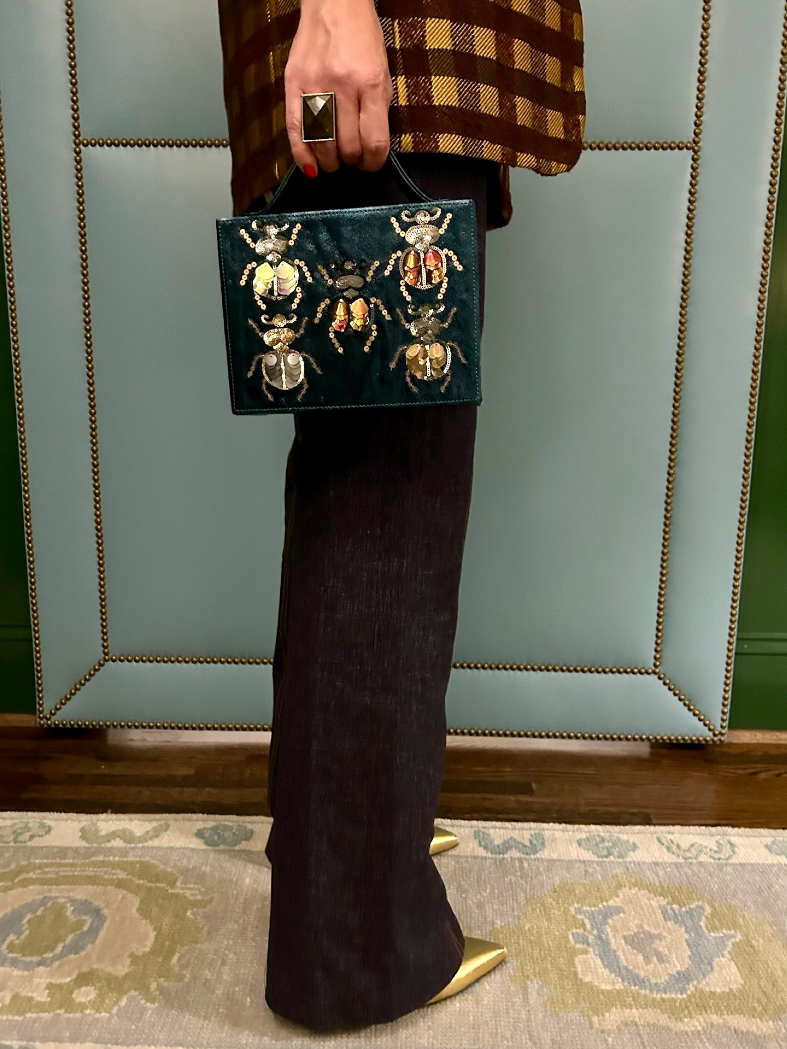 Our go-to for a quick wardrobe upgrade? A statement bag. It’s the easiest way to elevate your look, whether you're more of a jeans-and-blazer or statement-skirt type of gal. It always adds the perfect finishing touch!

We’re obsessed with @herstorymarket for their unique statement accessories. Even better, HerStory’s mission is to empower women worldwide by curating handcrafted luxury pieces from women-led brands.

#herstory #herstorypartner #herstorymarket #ad #fallstylingtips #maximalistfashion #fallfashionideas #boldfallfashion #falloutfitgoal #statementaccessories #fallstyleinspo #maximalistmix

#LTKItBag #LTKStyleTip #LTKSeasonal