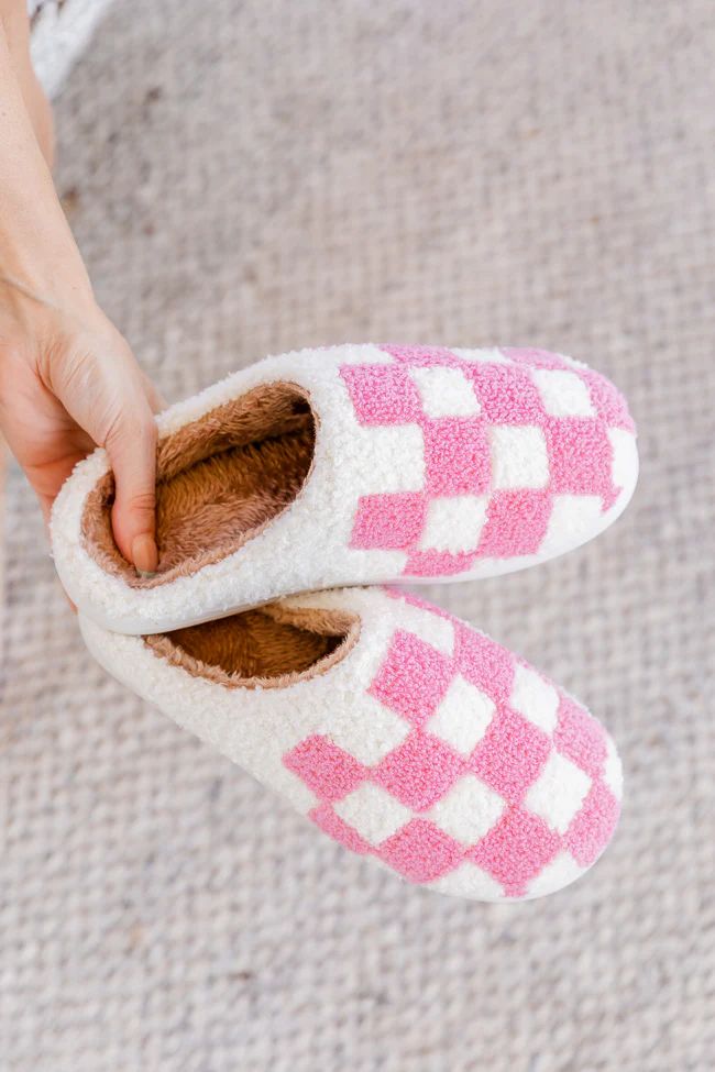 Bubblegum Pink Checkered Slippers | Pink Lily