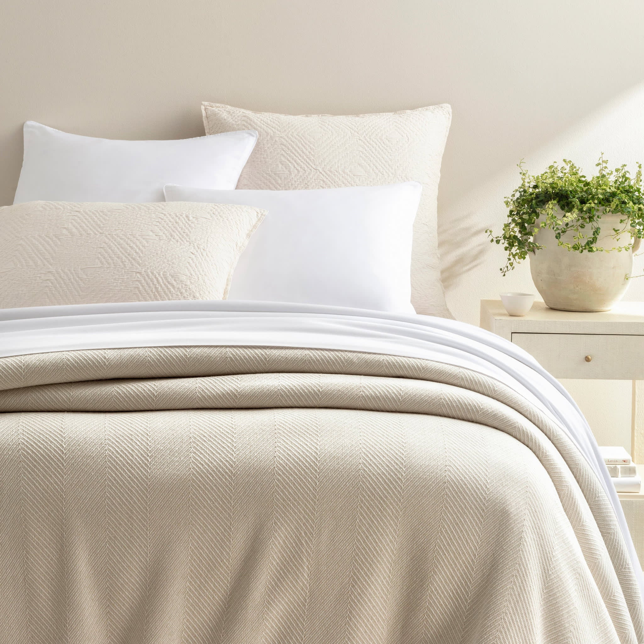 Herringbone White/ivory Blanket - King | Annie Selke