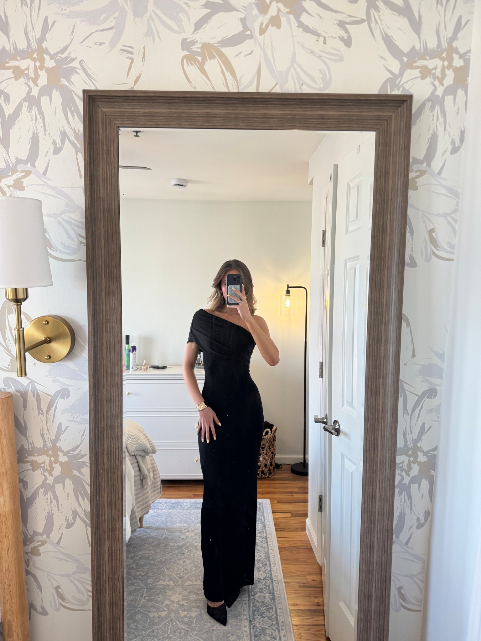 Black tie dress 

#LTKStyleTip #LTKFindsUnder100 #LTKParties