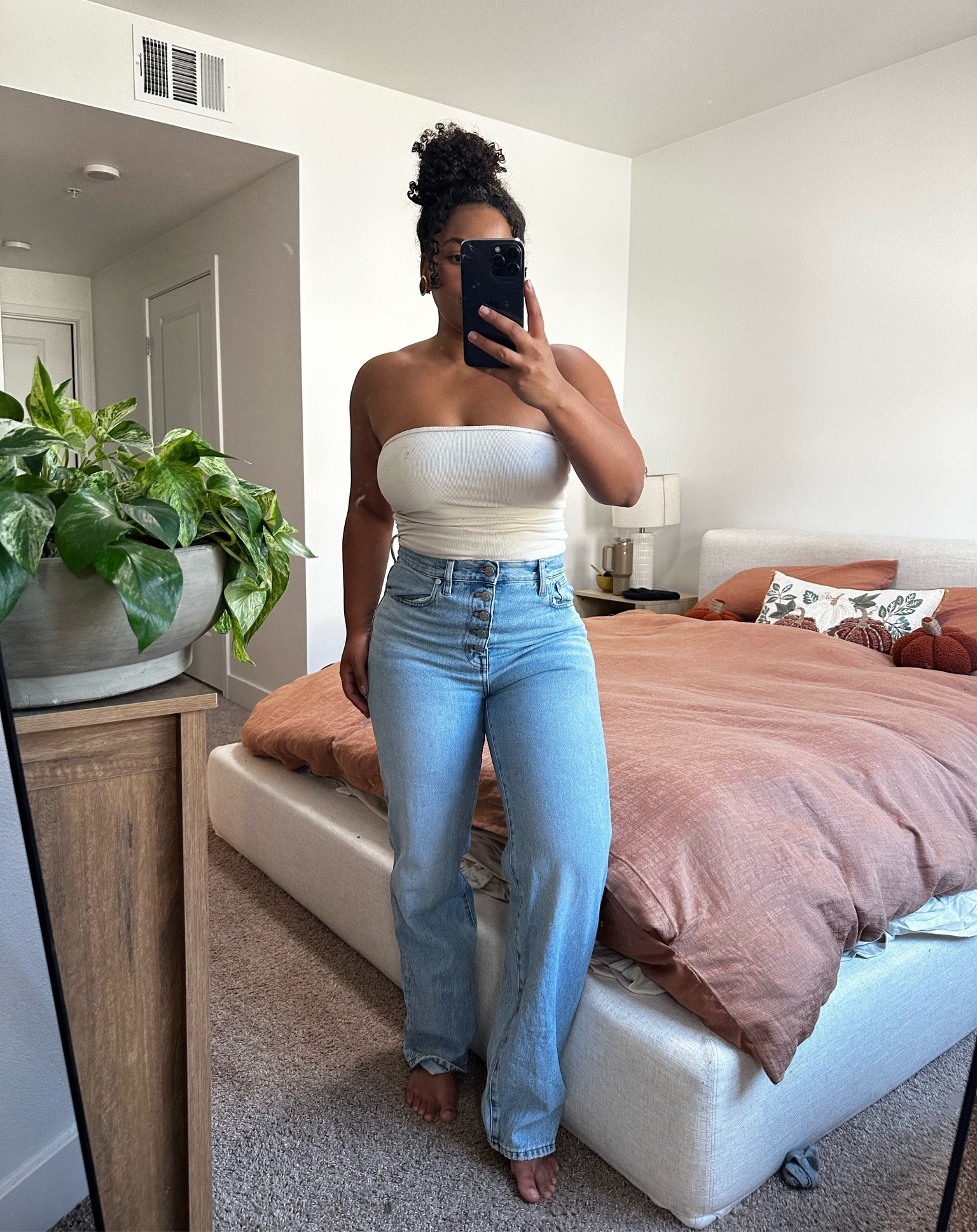 CURVE FRIENDLY JEANS FOR FALL
Madewell Baggy Straight Jeans in Paxton wash!! I’m wearing a size 29!

Jeans with a lot of buttons
paxton wash jeans
fall jeans 
curvy fall jeans 
jeans for curvy girls 
fall jeans
light wash fall jeans 

#LTKFallSale #LTKSeasonal #LTKFindsUnder100