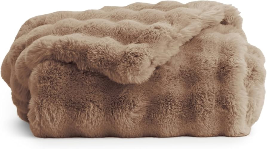 Cozy Earth Bubble Cuddle Blanket - Faux Fur Ultra-Soft Luxury Throw Blanket - Comfortably Weighte... | Amazon (US)