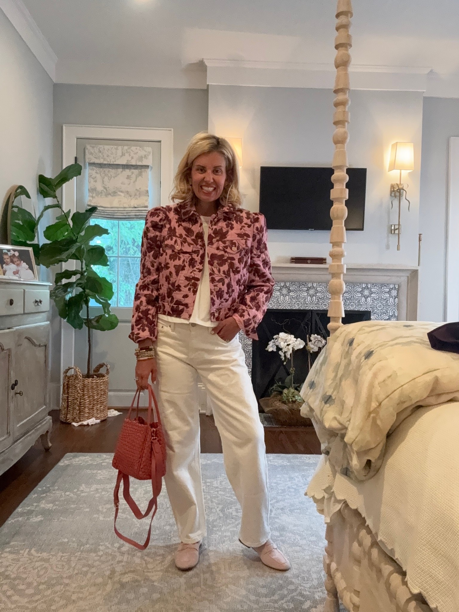 Wow Wally World…literally wow! 
Sizing:
Barrels - 25 (size down)
Loafers- 7.5 (1/2 size down)
Boots - 8 tts 
Tops - xs 
Jackets - xs
Blazer - xs (need small)
Dresses - xs
Tweed Skirt - 2
Scubaknit Pants - small

*code Catherine20 at Allie + Bess

#LTKSeasonal #LTKstorytime #LTKOver40
