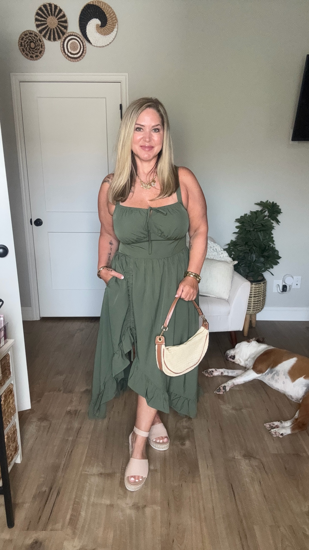 Size large
Shoes tts and wide foot friendly


#LTKMidsize #LTKPetite #LTKOver40