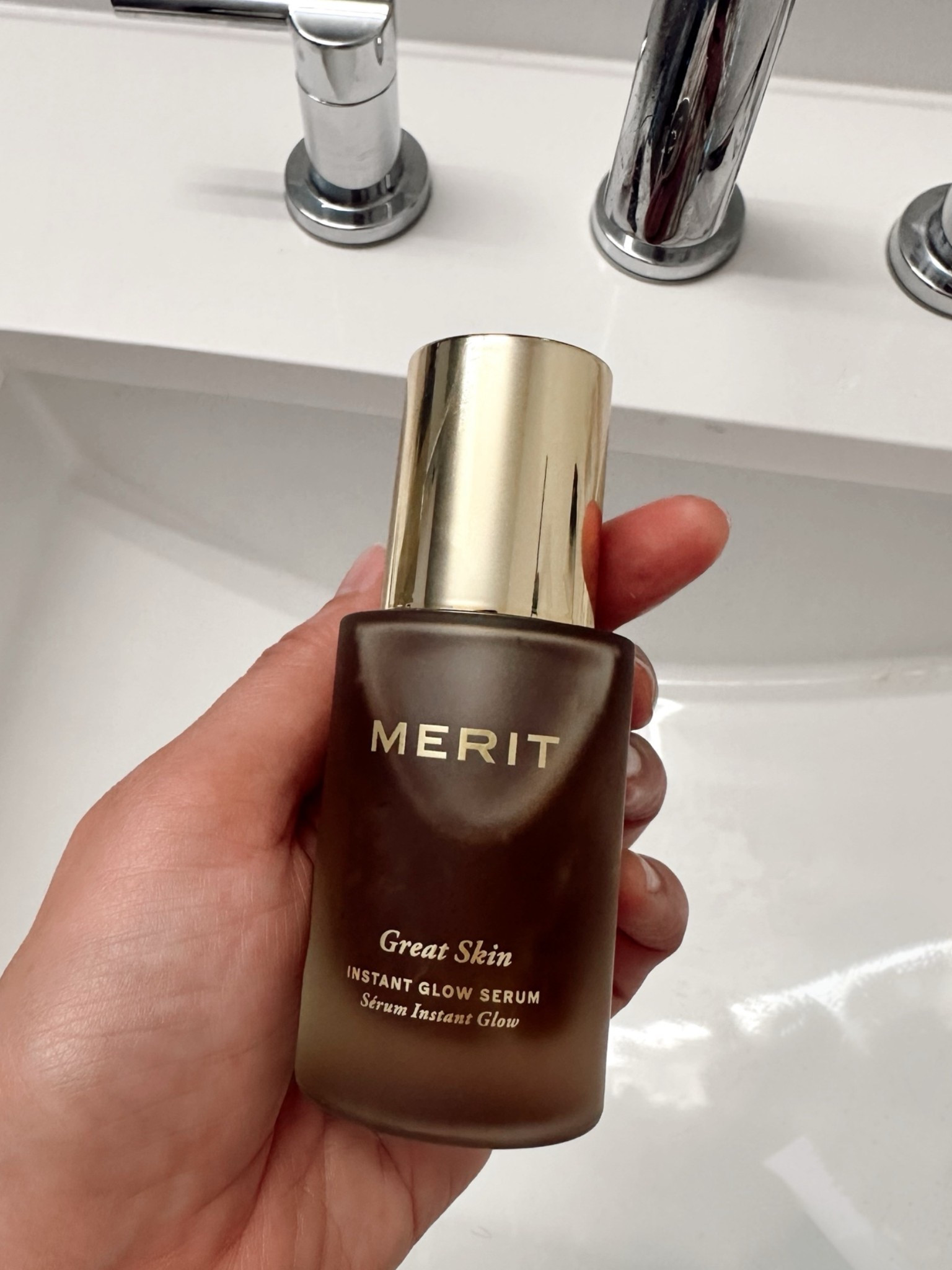 Started using this under my makeup and it’s a game changer. Everything slides on so smooth ✨ @Merit