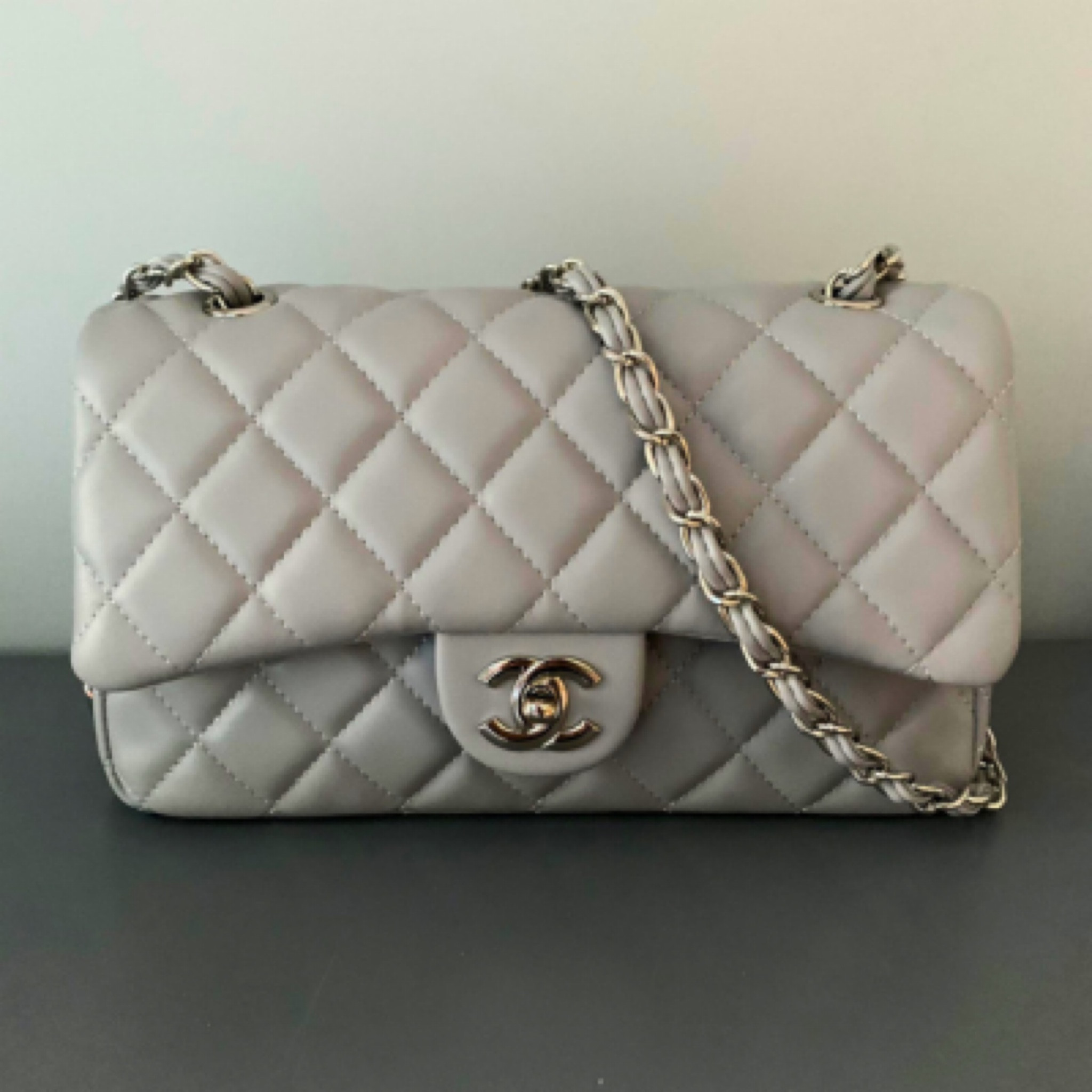 Chanel lambskin flap bag #dhgate

#LTKItBag