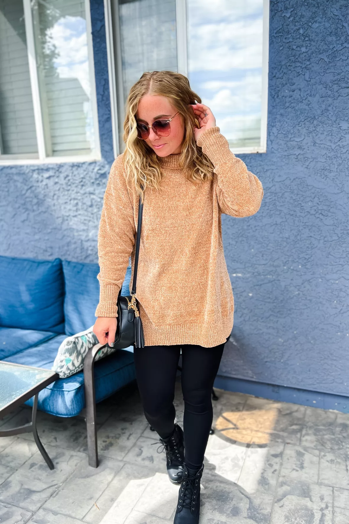 4 Oversized Sweater Outfit Ideas