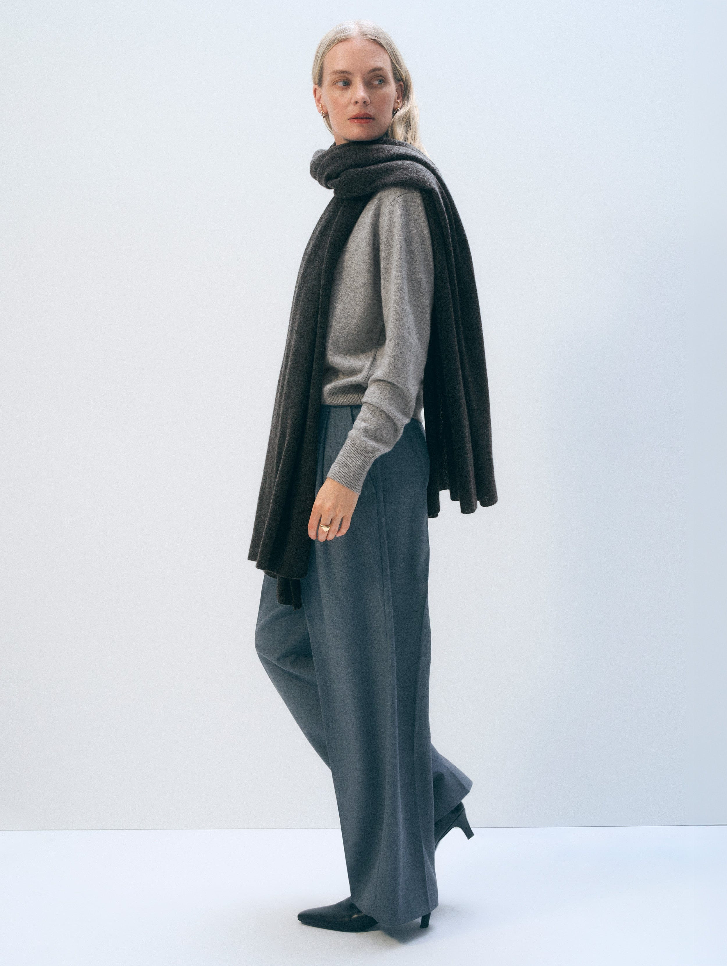Cashmere Travel Wrap | Dark Slate Heather | White and Warren
