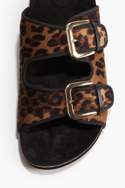 Patterned Sandals - No heel - Beige/leopard print - Ladies | H&M US | H&M (US + CA)