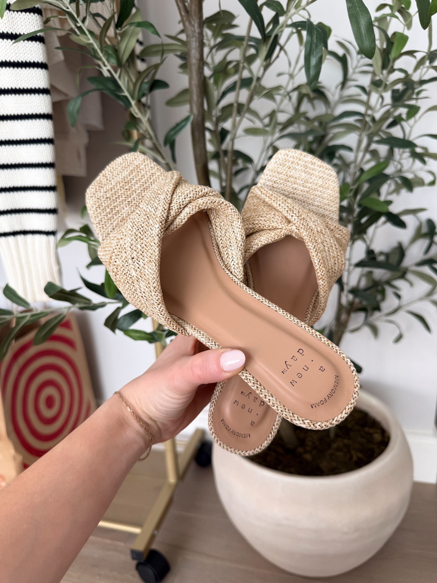 I had to get there they have been all over my feed. I got my true size 7
Target style


#LTKSaleAlert #LTKSeasonal #LTKootd