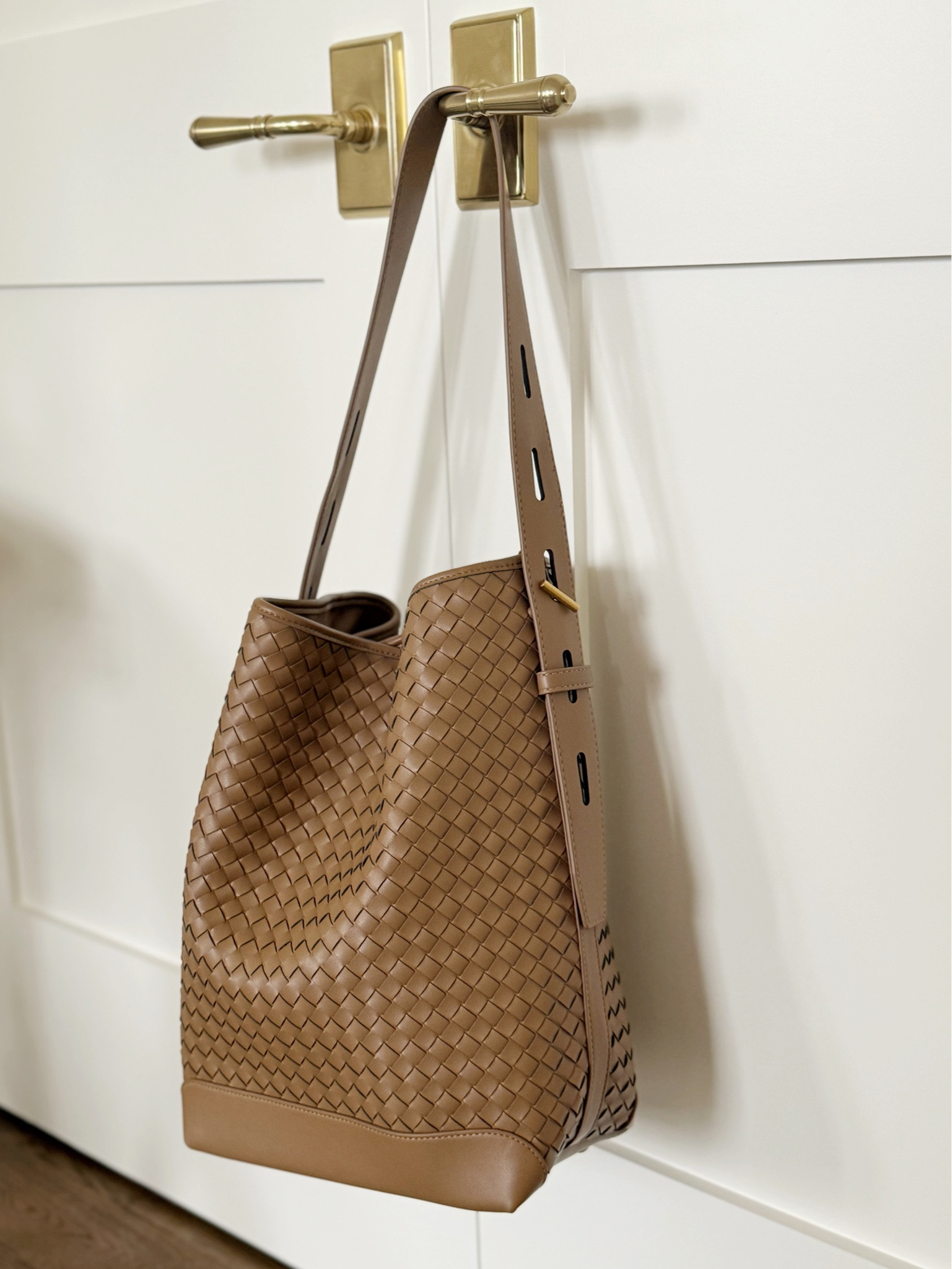 Leather handbag from Amazon, very well made looks high end! 



#LTKover40 #LTKworkwear #LTKitbag