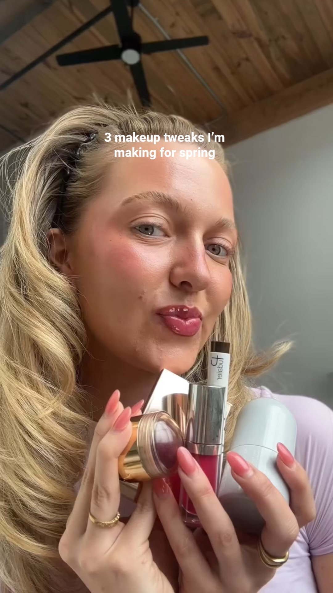 spring makeup tweaks💄🍓🌸🌷
glowy base:
@rhode glazing milk
@typologyparis glow drops

raspberry tones
@patricktabeauty she knows who she is blush
@merit apres blush
@buxomcosmetics berry blast 

faux freckle pen from @amazon